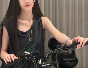 图库里的秘密：下载腐团儿Ikaros的霞之丘诗羽，让你的小心脏碰碰跳！