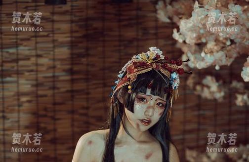 芊川一笑MNK 运动中的美丽邂逅:芊川一笑MNKCos作品的魅力无限
