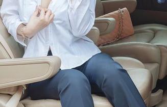 花漾show - 小海臀Rena全集：修女造型下的灵动与性感