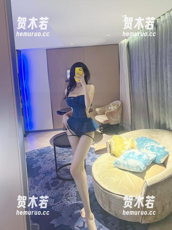 葛征 微密圈 - 套图预警!葛征的黑丝网洞袜加抹胸装,简直让人想要沉浸在无圣光的美好里。