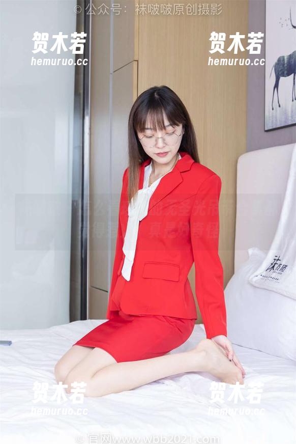 袜啵啵-瑶瑶 袜啵啵 - 怎么看瑶瑶的无圣光吊带合集都觉得惹火,真是好奇怪