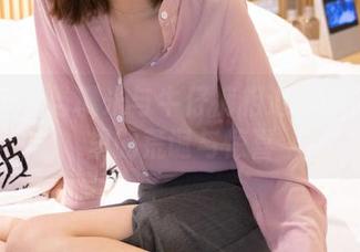 袜啵啵 - 当糯米与牛仔裤相遇：高清写真里的荒诞与惊喜
