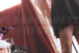 新鲜出炉！铁板烧鬼舞w的天台套图更新，忍不住停下脚步，发呆了。