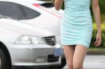 魔镜街拍 - 婷婷的懒洋洋：午后包臀灰裙与薄丝OL的甜蜜瞬间，原图、套图不容错过！